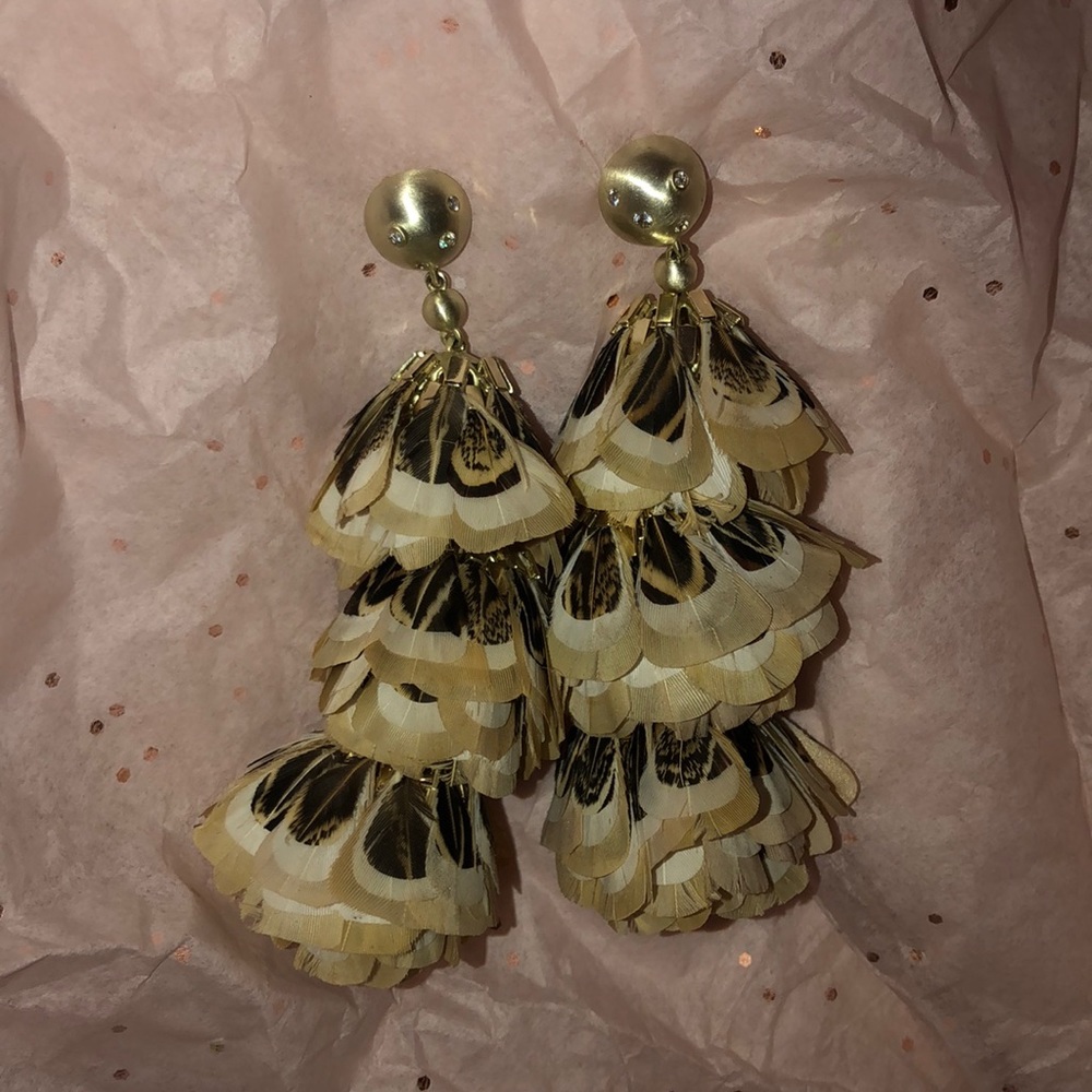 Kendra Scott Lenni feathered earrings!